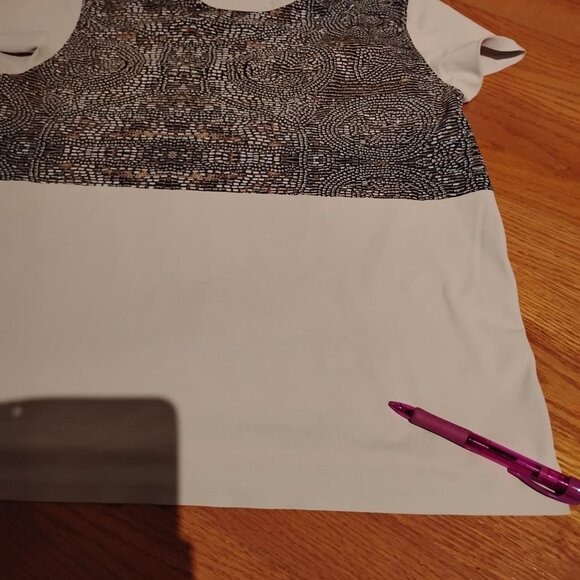 Lululemon Tee Size 4 - Picture 5 of 5